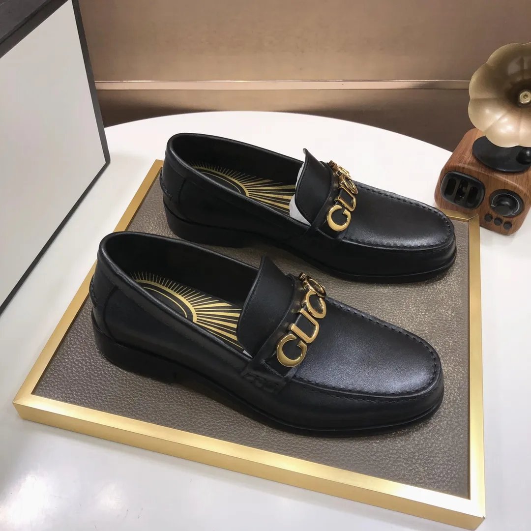 Factory batch 580💰Italy’s top luxury men’s shoe giant (GUCCI) (Gucci) (full cowhide lining) new arrival🍃Original European style🔰 Pleasant to the eye😍In order to make the shoes more durable and non-deformable🌀The production continues to follow traditional methods but there is still no lack of innovation💪Select original cowhide for the leather♻️Smooth, natural and extra bright⭐Made of imported cowhide The rich man’s first choice 38-45 (45 customized)